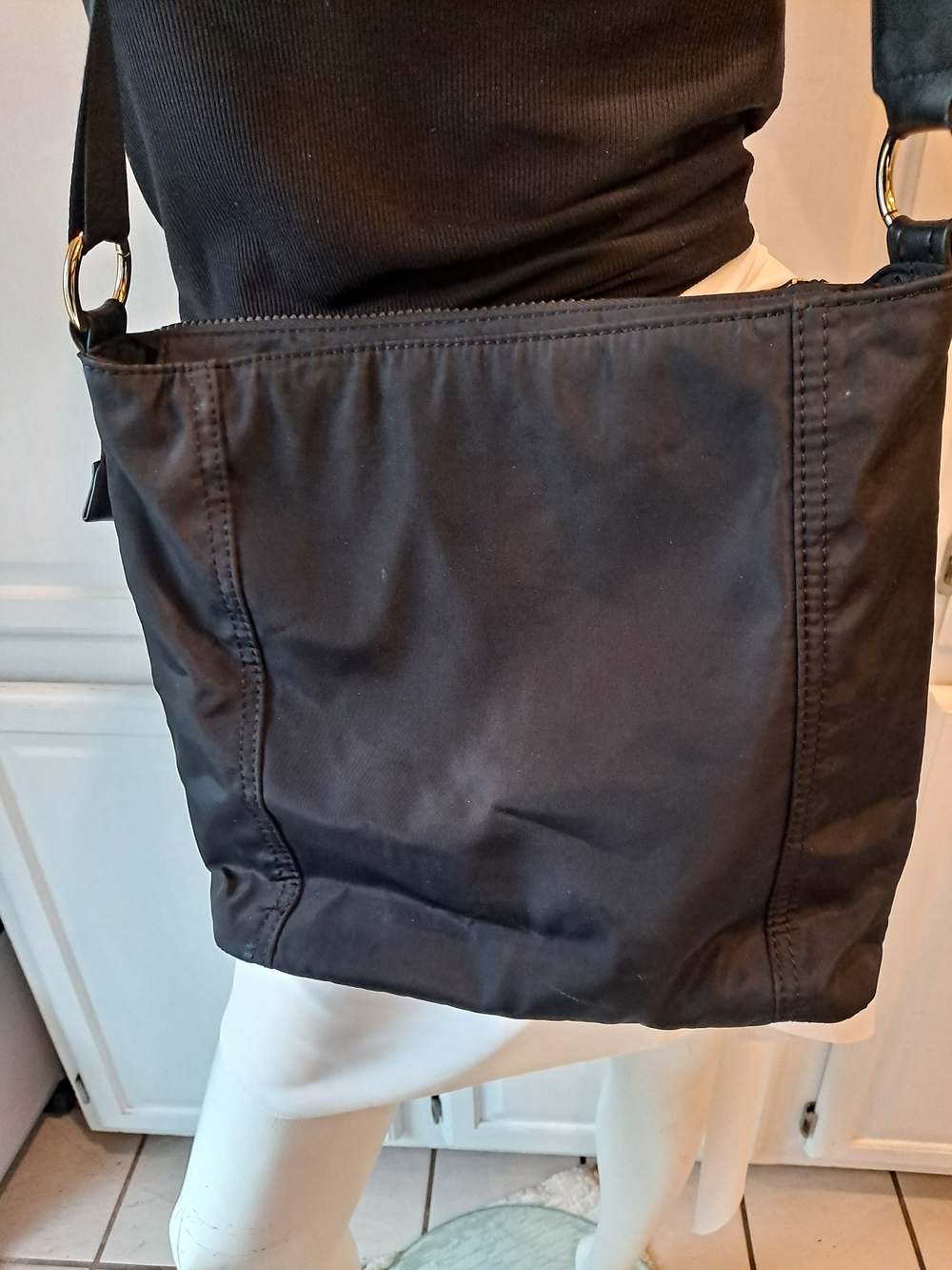 Adrienne Vittadini Studio Black Nylon Crossbody Zip Pocket Organizer Traveler - Picture 8 of 11